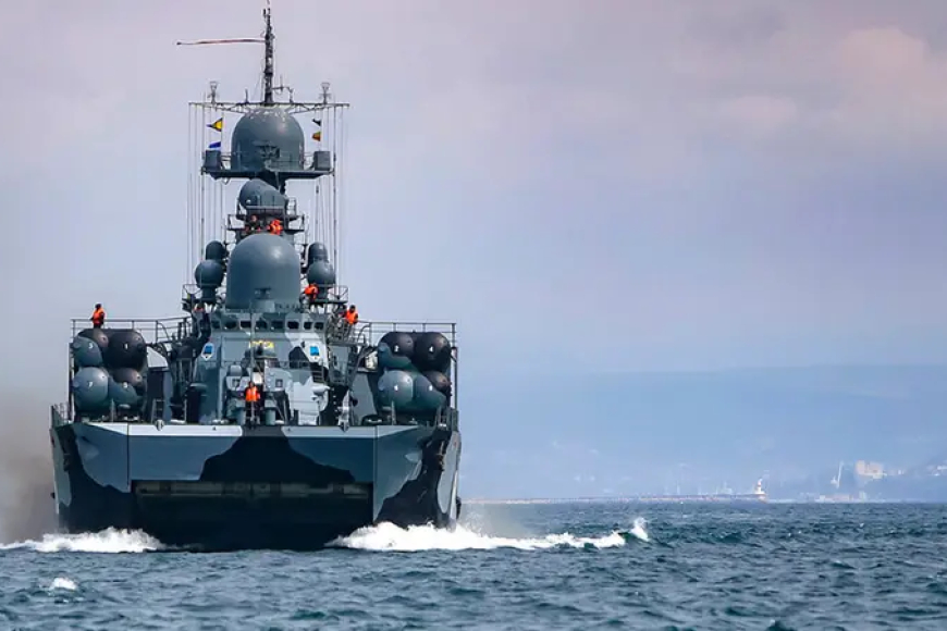 سفن حربية روسية تدخل خط البحر الأحمر