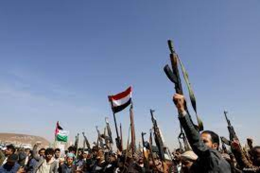 صحفي يحذر الحوثيين: ليس أمامك حل إلا العودة إلى كهوفكم 
