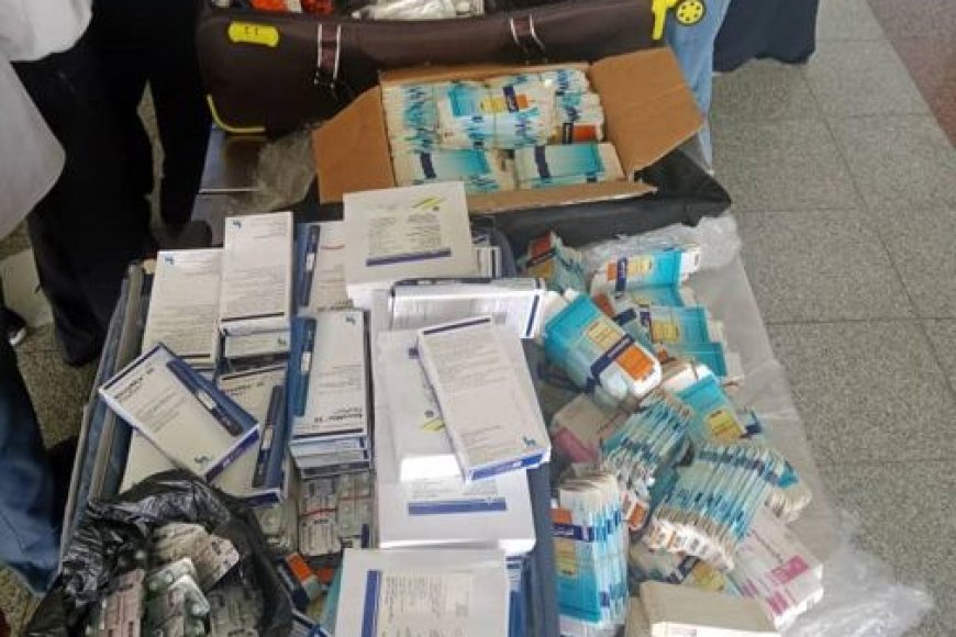 من الجو ومن البحر هوامير التهريب..  ضبط أدوية مهرّبة في مطار عدن وأجهزة عسكرية في ميناء عدن
