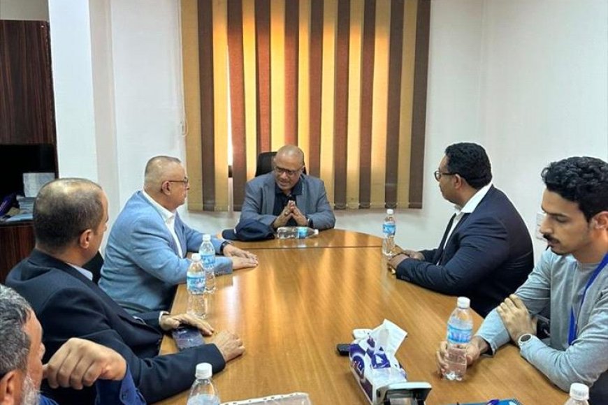 الوزير باذيب يقوم بزيارة هيئات ومؤسسات قطاع الاتصالات