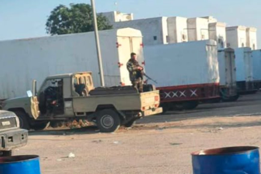 جماعة الحوثي تحاصر وتمنع عمال مصنع من دخوله في الحديدة