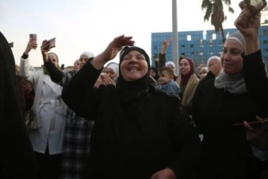 ما موقف أهالي مسقط رأس الأسد العلويين من اطاحته عن الحكم ؟