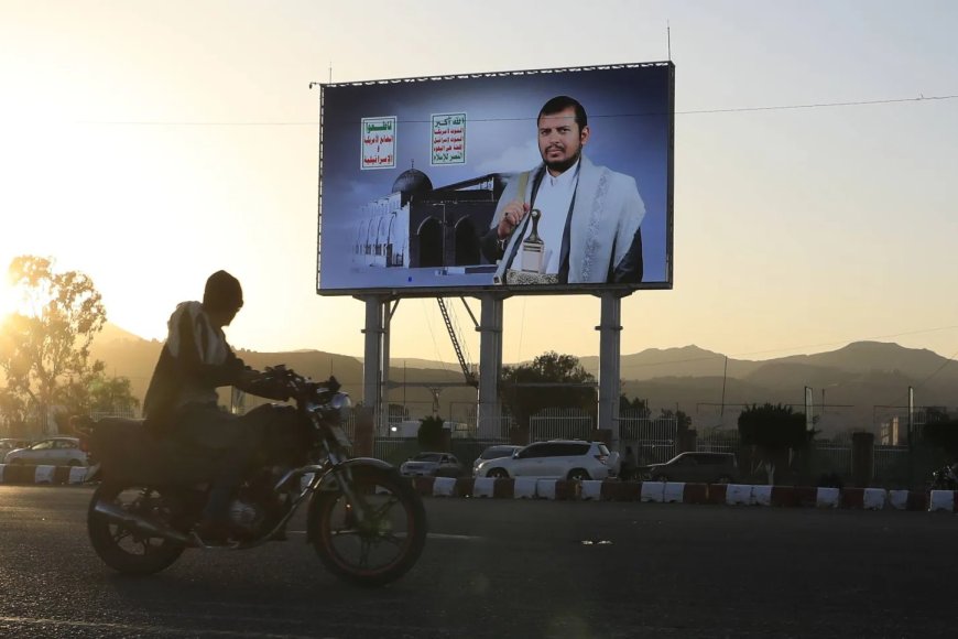 وزير الإعلام: عبدالملك الحوثي يعاني غيبوبة سياسية.. وهكذا سيكون مصيره!