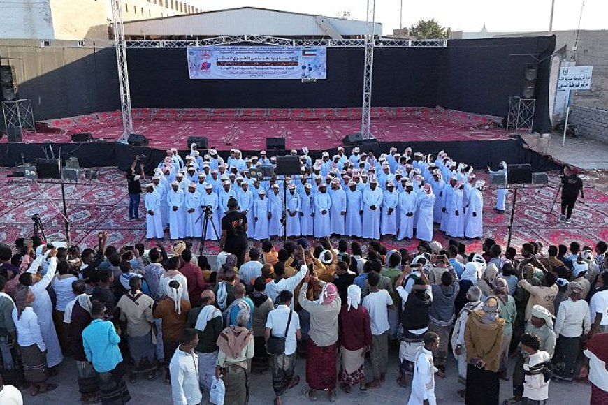 الشحر تحتفل بزواج 400 عريساً وعروسة بدعم كويتي