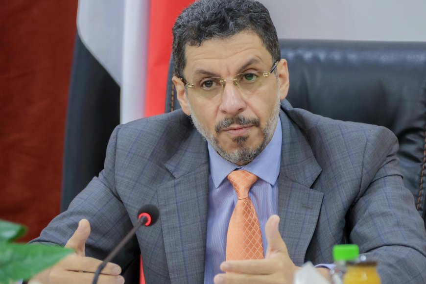 رئيس الوزراء: الحكومة والمجلس الرئاسي يواصلان العمل لإيجاد حلول للأزمة الاقتصادية  