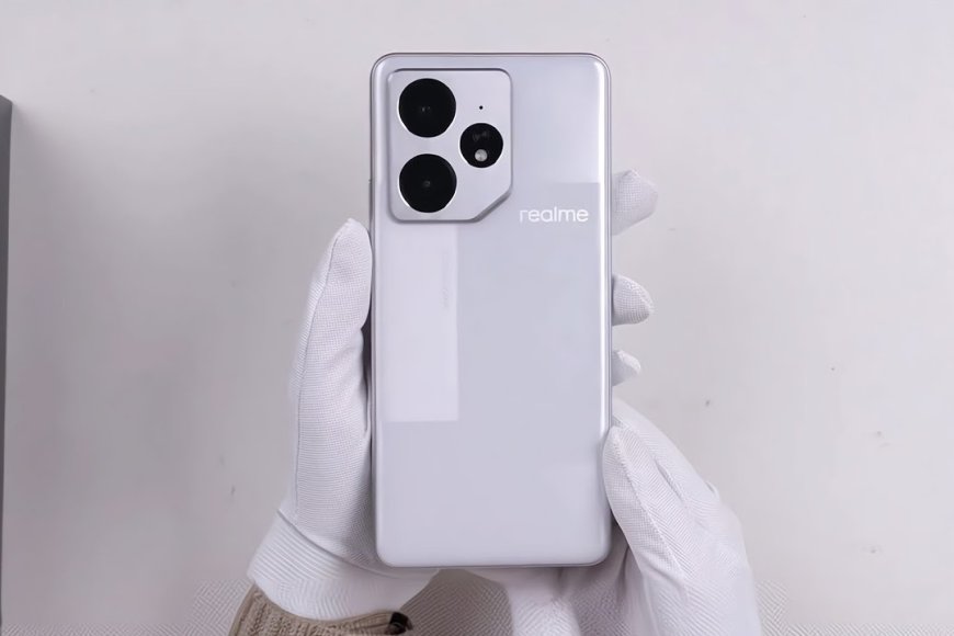 Realme .. المنافس الجديد لسامسونج بهاتفها الجديد