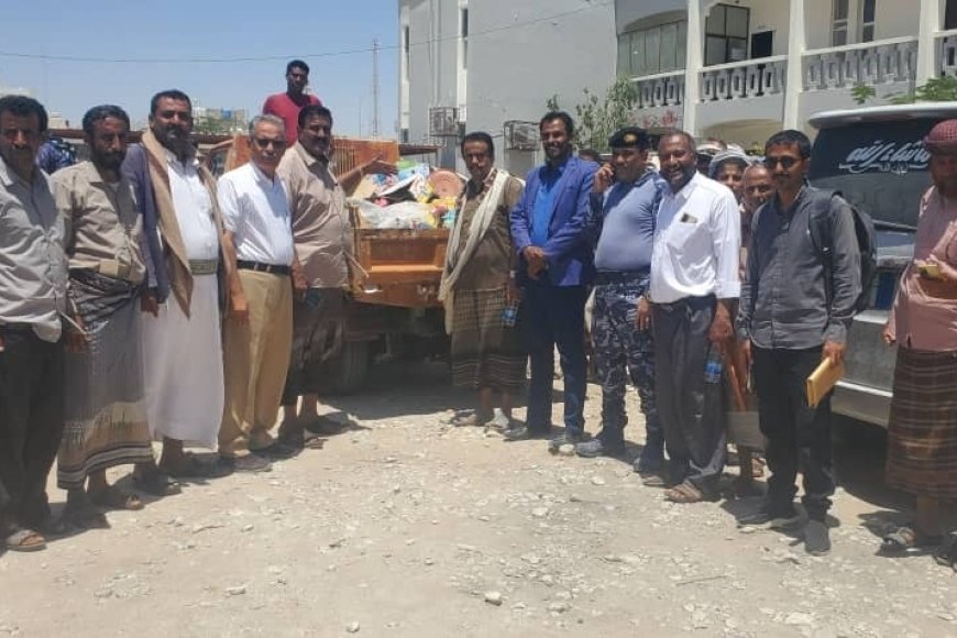 شبوة.. إتلاف أكثر من 4 أطنان من المواد الغذائية ومستحضرات التجميل المنتهية الصلاحية