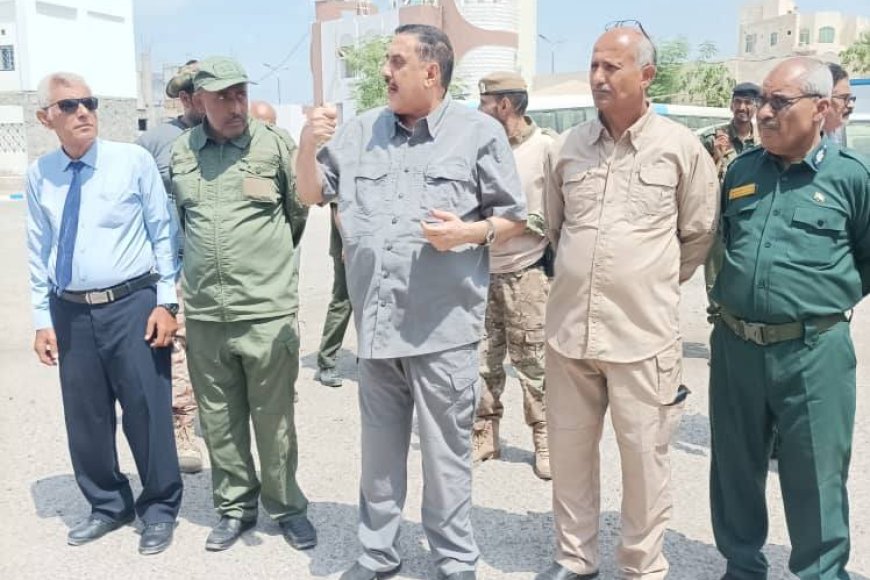 مدير أمن عدن يلتقي بالدفعة التدريبية ويؤكد على أهمية الاستفادة من العلوم الشرطوية والقانونية