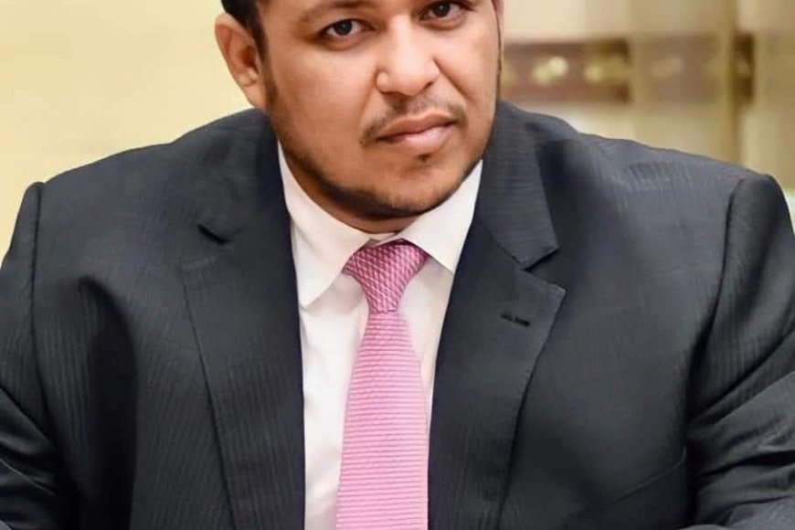 عضو مجلس القيادة الرئاسي الدكتور عبدالله العليمي يعزي بوفاة الشيخ عبدالرحمن حجري