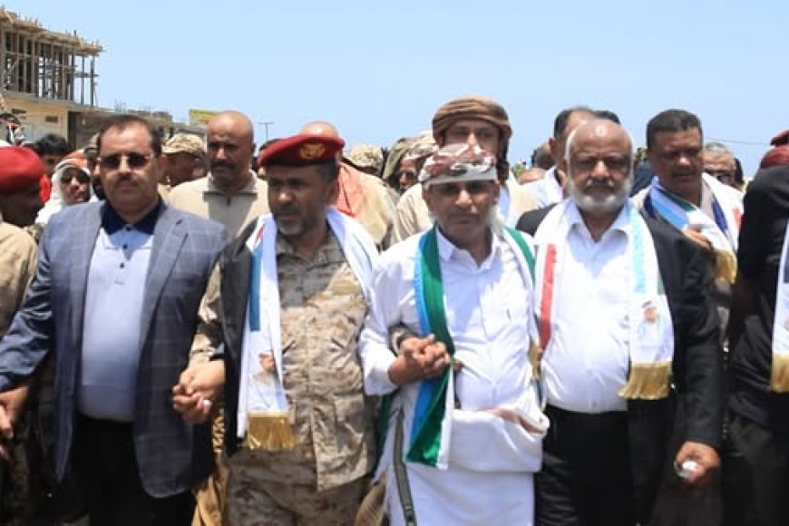 الحديدة تودع شهيد تهامة والوطن الشيخ عبد الرحمن حجري في موكب جنائزي مهيب