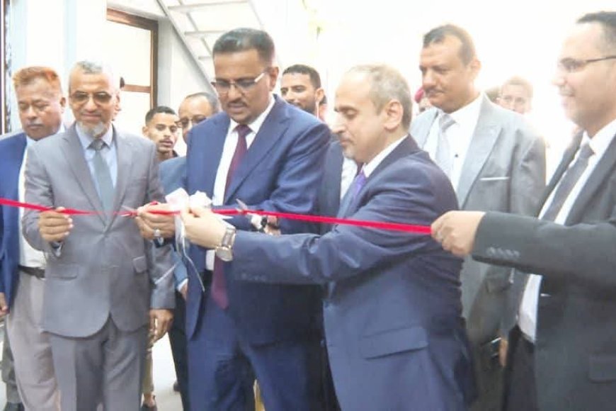 الوزير الوصابي وأمين عام محلي حضرموت العمقي يدشنان إنطلاق برنامج تطوير تخصص التبريد والتكييف في المعهد التقني بالمكلا بتمويل كويتي