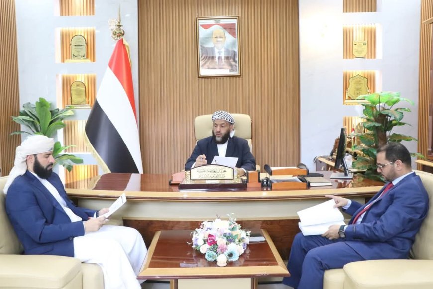 وزارة الأوقاف والإرشاد تبدأ عملية تسليم المبالغ المستردة لحجاج اليمن عن موسم ١٤٤٦ه