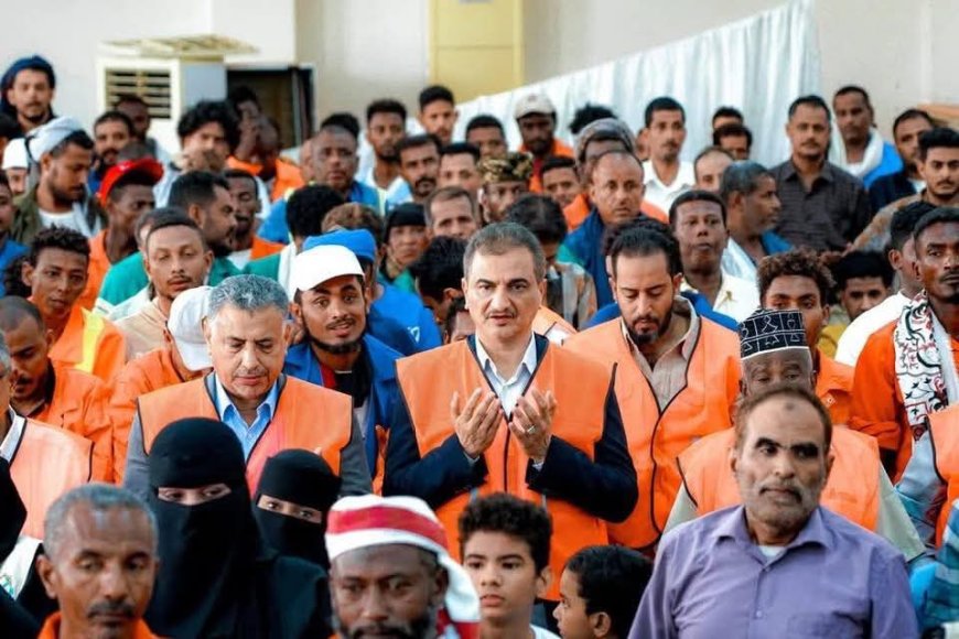 المحافظ لملس يكرّم العمال المبرزين بصندوق النظافة والتحسين في العاصمة عدن بمناسبة عيد العمال