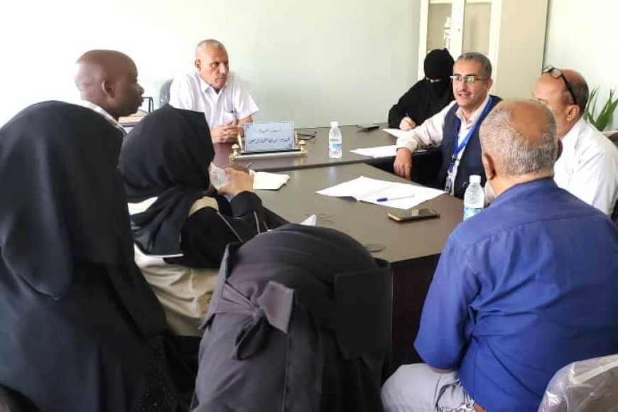 الدعيس يبحث مع الفاو مشاريع تعزيز الصمود وتطوير قطاع الألبان في تعز