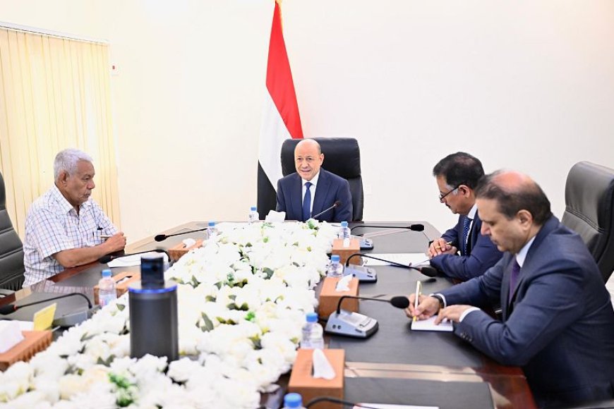 رئيس مجلس القيادة يجتمع برئاسة هيئة التشاور ومكوناتها السياسية