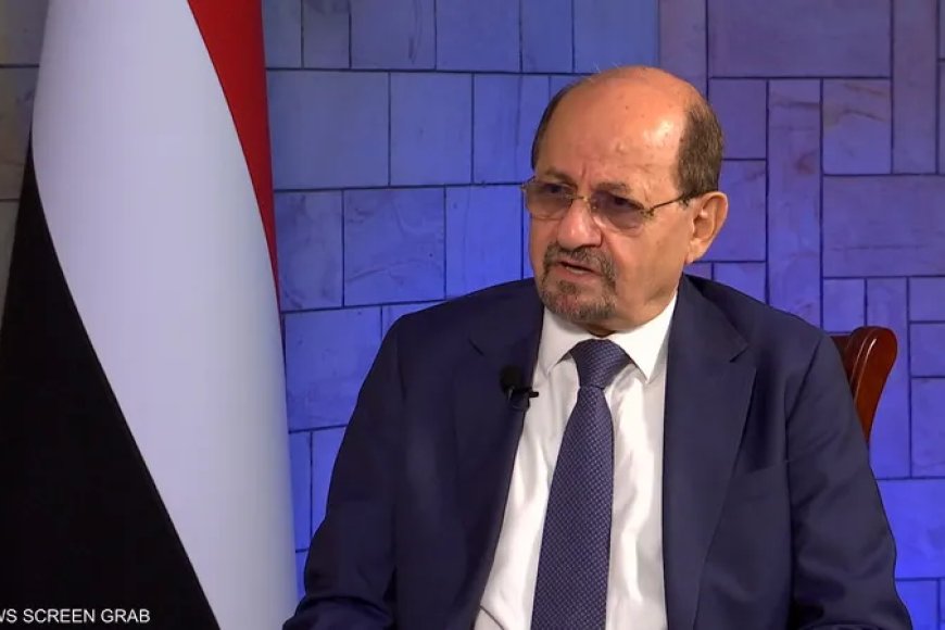 وزير الخارجية يصدر قرارات بتعيين أكثر من ٧٠ دبلوماسيًا وإداريًا في سفارات اليمن بالخارج