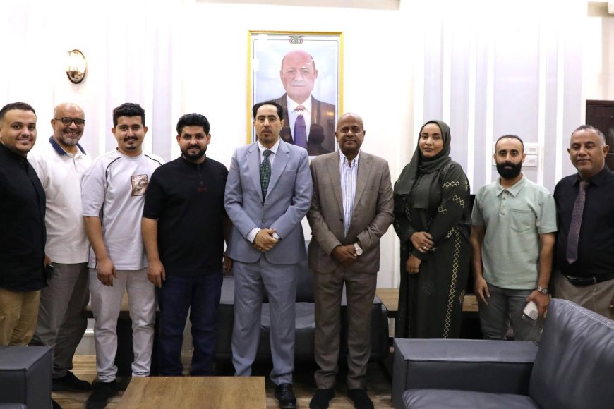 الوزير البكري يشيد بنجاح بطولة عدن الأولى للبولينج