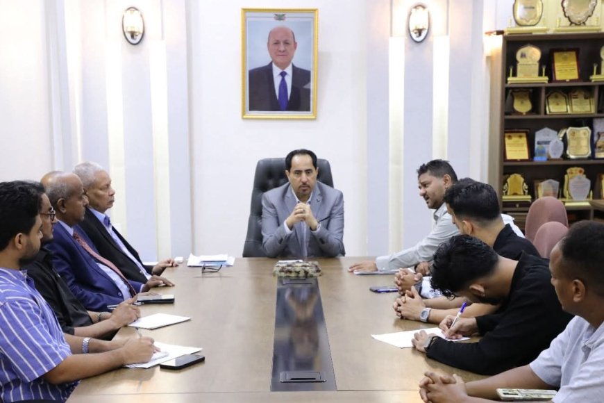 الوزير البكري يشيد بتطور مشاريع البنى التحتية بنادي الوحدة
