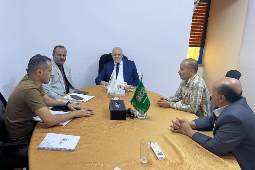 محافظ تعز يبحث مع مركز الملك سلمان ومؤسسة يماني ترتيبات تنفيذ مشروع 600 ألف سلة غذائية