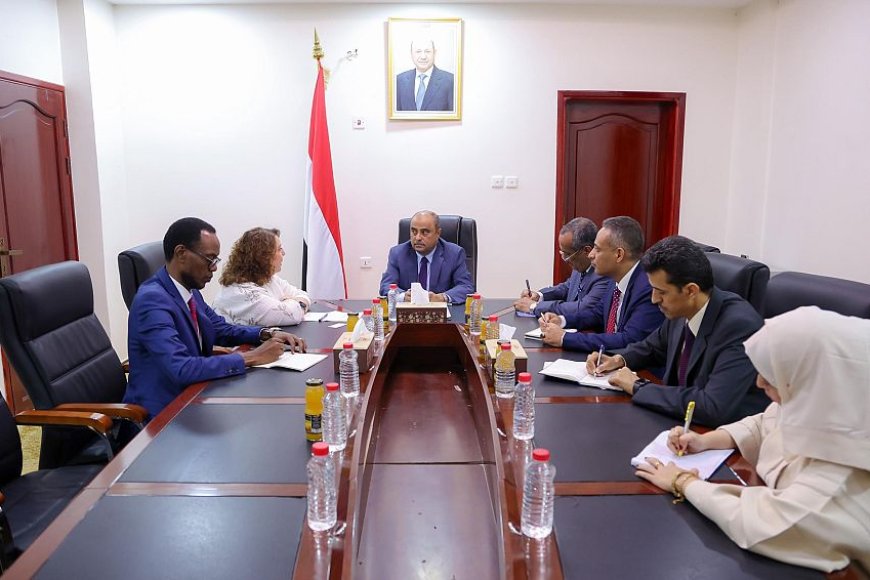 رئيس الوزراء يستقبل الممثل المقيم لبرنامج الأمم المتحدة الإنمائي لدى اليمن