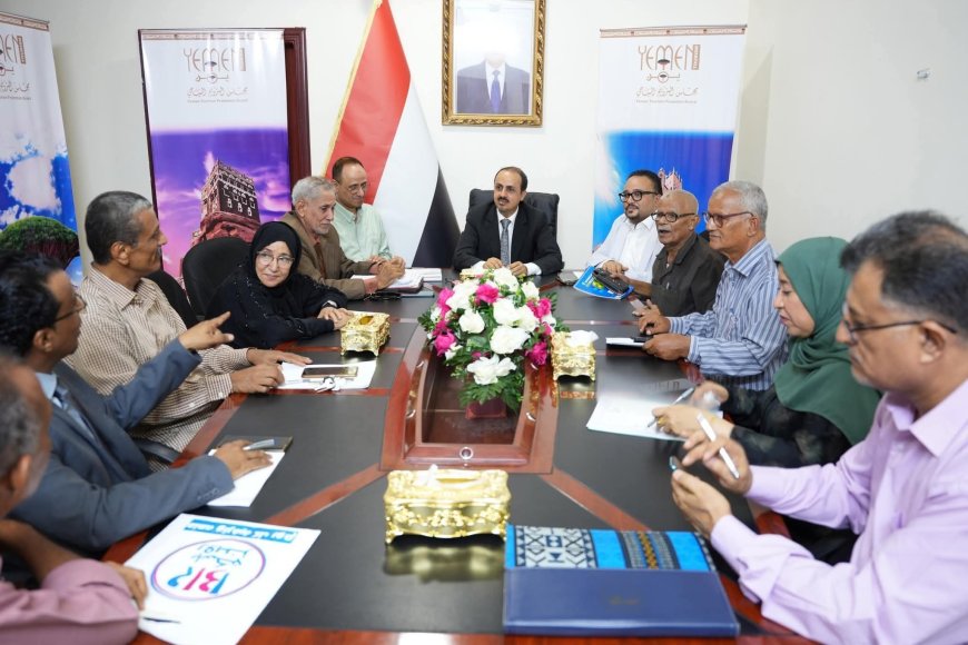 الإرياني يجتمع بالقيادات الثقافية والفنية لمناقشة الفعاليات المصاحبة لمهرجان شتاء عدن الثاني