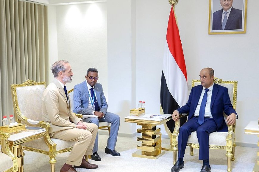 رئيس الوزراء يلتقي المنسق الأممي لمناقشة الأوضاع الإنسانية في اليمن
