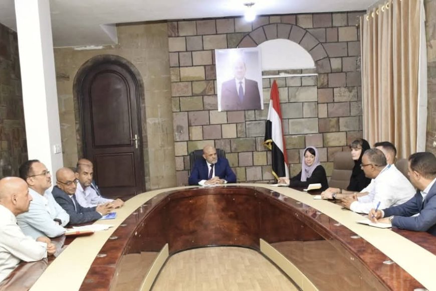 محافظ تعز يبحث مع الوكالة السويسرية للتعاون الانمائي تنفيذ تدخلات تنموية وإنسانية