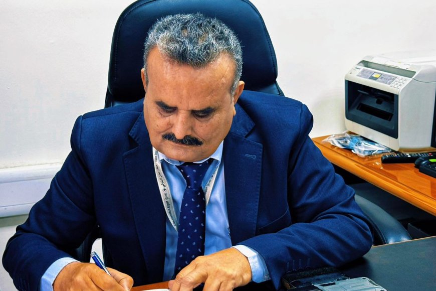 مدير عام المطار يعقد لقاء موسع مع الجهات المنتدبة وطيران اليمنية بهدف تطوير الأداء وتحسين الخدمات