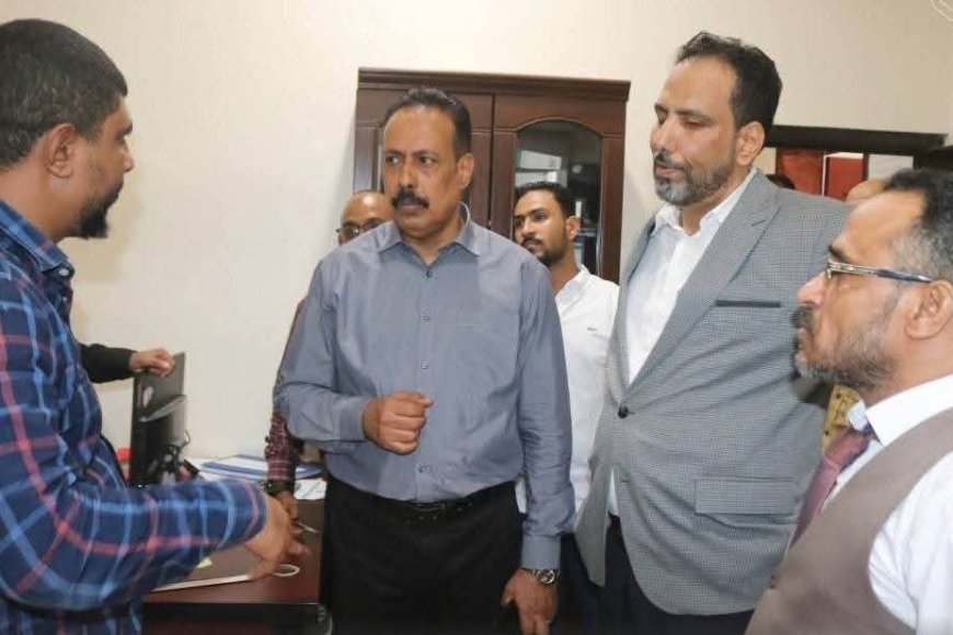 رئيس مجلس إدارة صندوق صيانة الطرق يبدأ مباشرة مهامه من مبنى الإدارة العامة بعدن