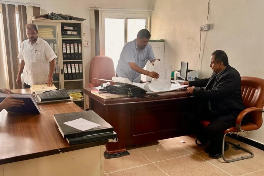رئيس نيابة استئناف المهرة يتفقد سير العمل في نيابة الغيضة والنيابة الجزائية ويشيد بالجهود المبذولة