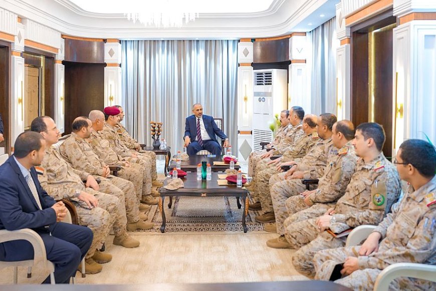 اللواء الزُبيدي يترأس اجتماعاً لرئاسة هيئة الأركان العامة وعدد من هيئات ودوائر وزارة الدفاع