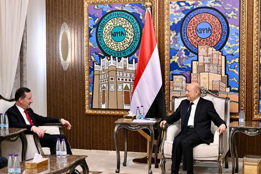 رئيس مجلس القيادة يستقبل سفير جمهورية تركيا