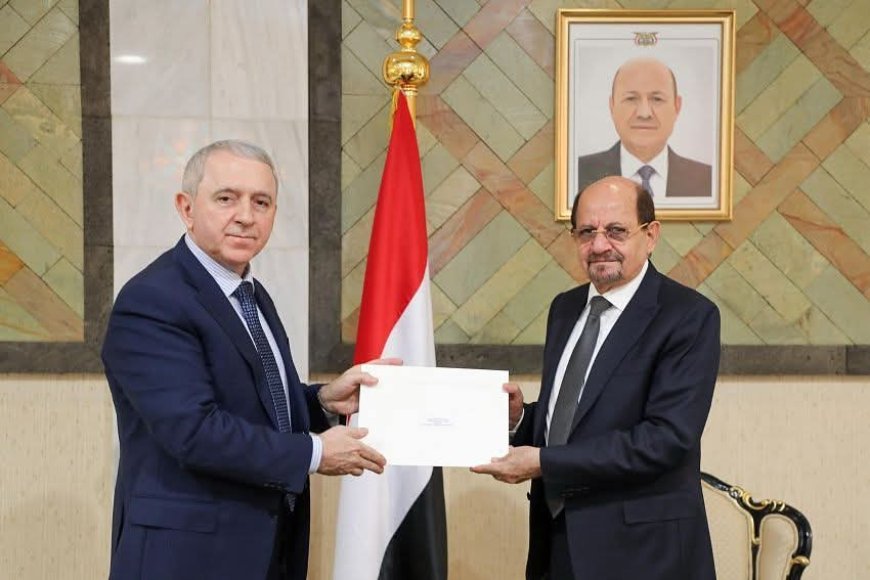 وزير الخارجية وشؤون المغتربين يستقبل سفير جمهورية أذربيجان
