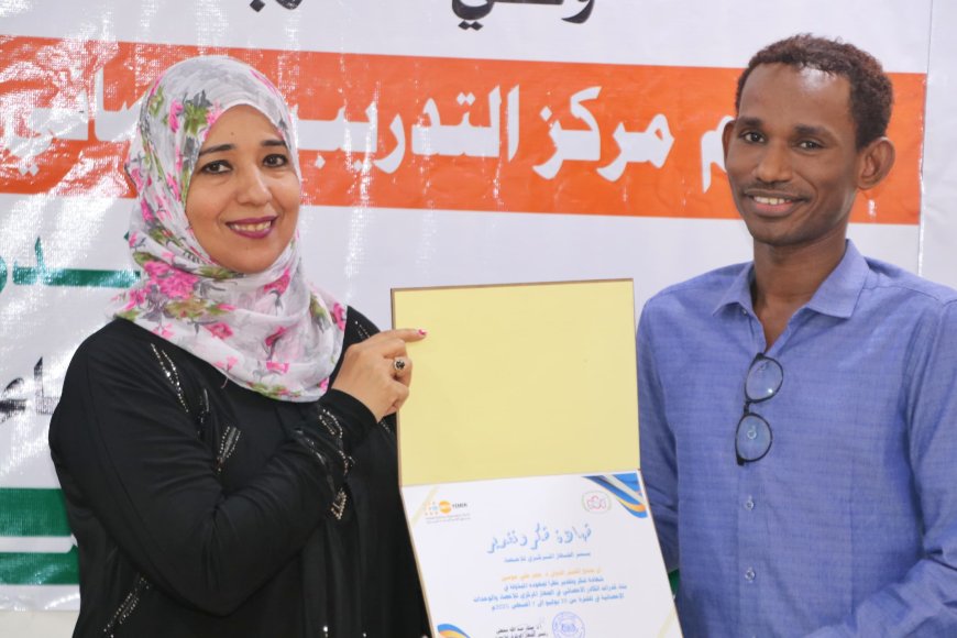 الجهاز المركزي للإحصاء يُكرم الخبير الدولي عمر عصمان بعد اختتام فترة تدريبه لكواد الجهاز 