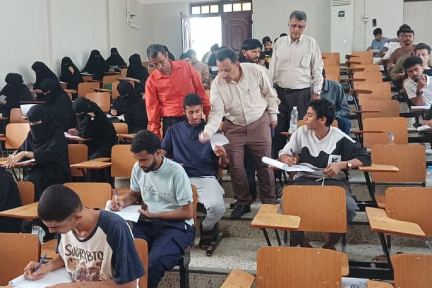 كلية العلوم الإدارية بجامعة عدن تدشن امتحانات الفصل الدراسي الثاني