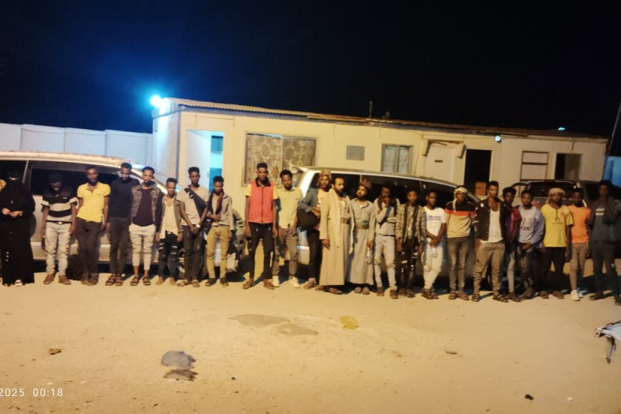 شرطة مديرية شحن  تضبط شخصين يمنيين يقومون بنقل المهاجرين غير الشرعيين من مأرب إلى محافظة المهرة