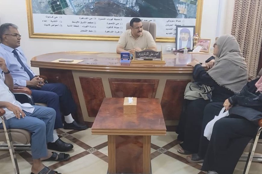 مدير عام المنصورة يناقش آلية ضبط وتحسين الحركة المرورية بالمديرية