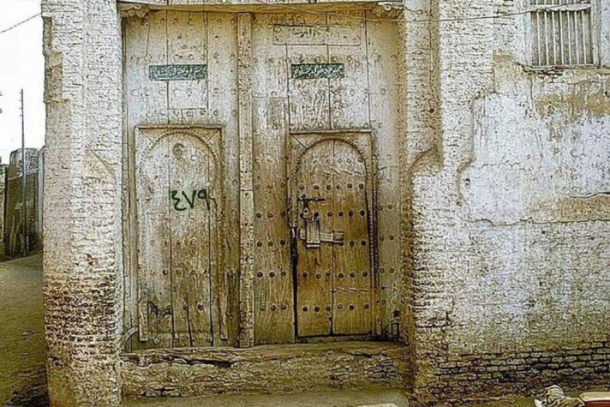 الحوثيون يدمّرون معالم ثقافية وتاريخية في الحديدة ويحوّلونها إلى محلات تجارية
