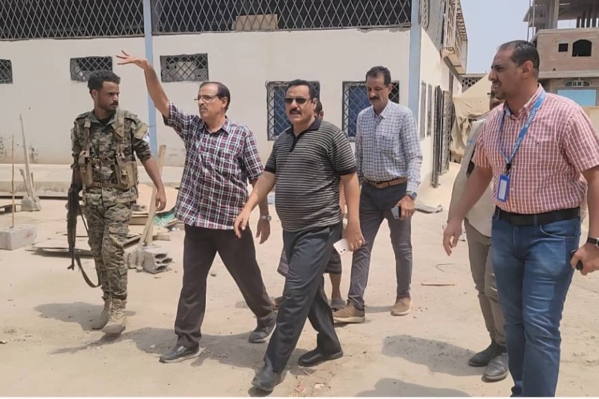 مدير عام المنصورة يطلع على المساحة المخصصة لبناء مركز سوء التغذية للأطفال