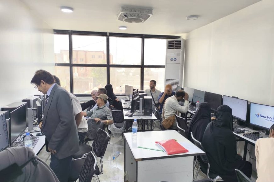 مدير عام التغذية المدرسية بوزارة التربية يدشن الدورة التدريبية في قيادة الحاسوب بعدن