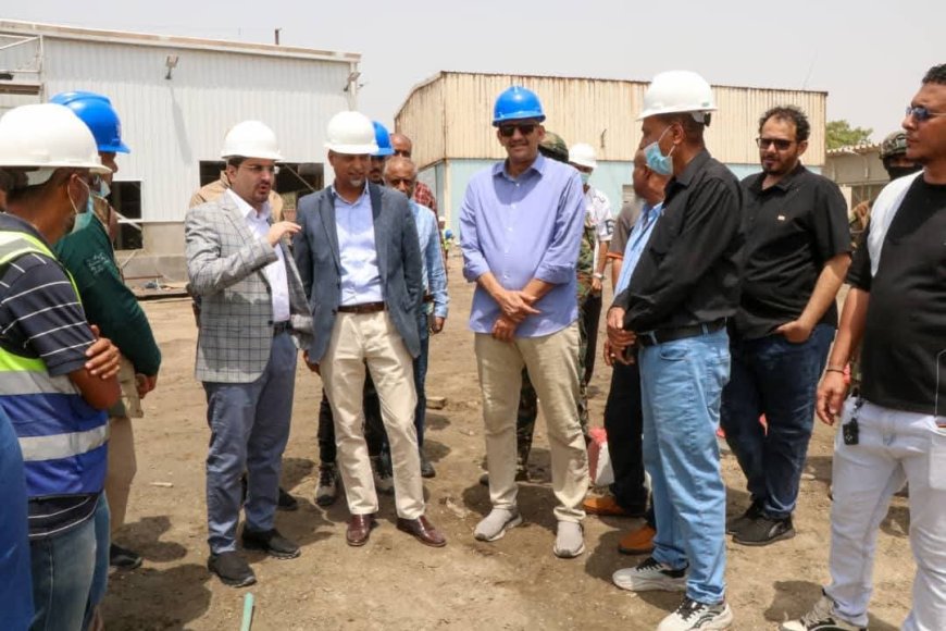 نائب وزير المياه والبيئة يطلع على نشاط مؤسسة المياه بعدن ويتفقد عدداً من المشاريع