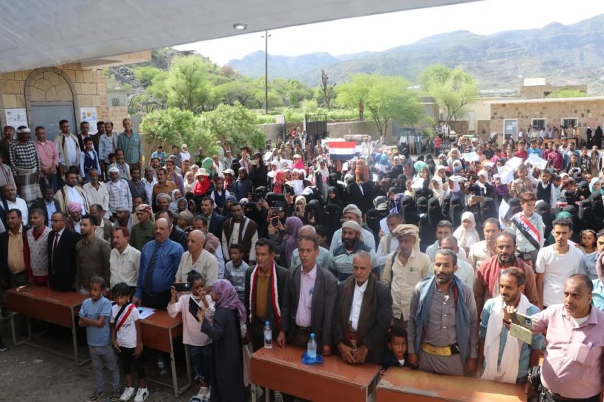 حفلاً فنياً في تعز ضمن حملة "العودة إلى المدرسة" لدعم التعليم