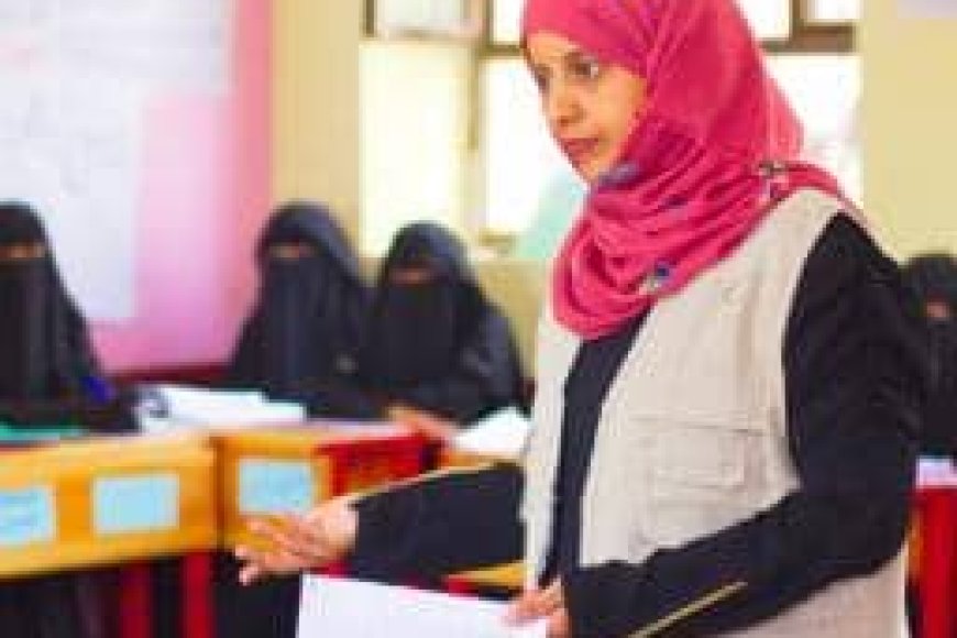تضامن واسع مع الأستاذة هيفاء الأصبحي بعد إبعادها من عملها في الصندوق الاجتماعي