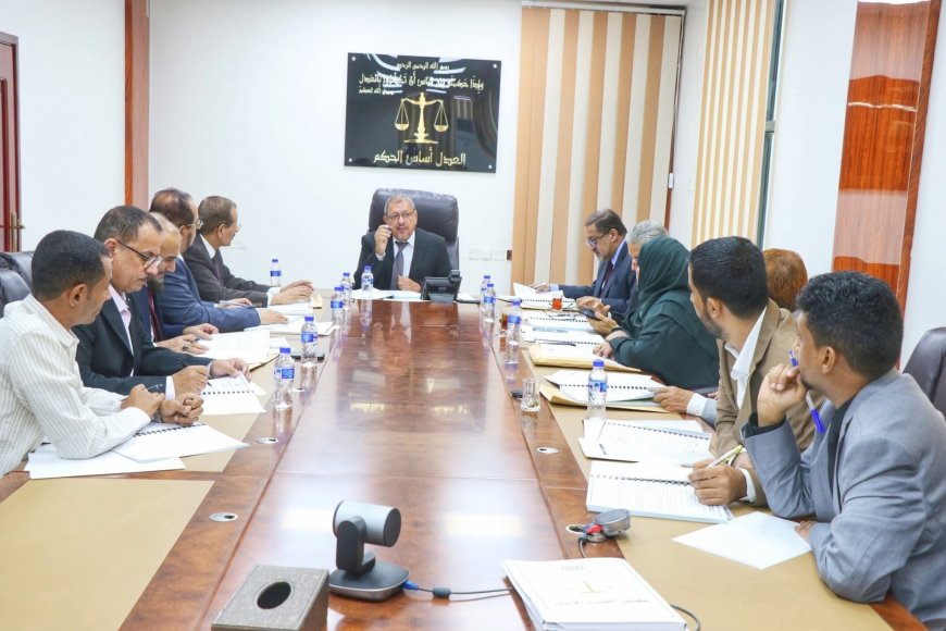 مجلس القضاء الأعلى يقر محضر الاتفاق مع نادي القضاة الجنوبي فرع عدن ونقابة الموظفين الإداريين 
