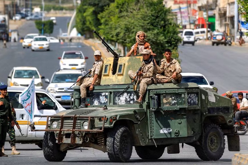 تحركات عسكرية غير مسبوقة في صنعاء: دبابات ومصفحات تثير القلق بين السكان