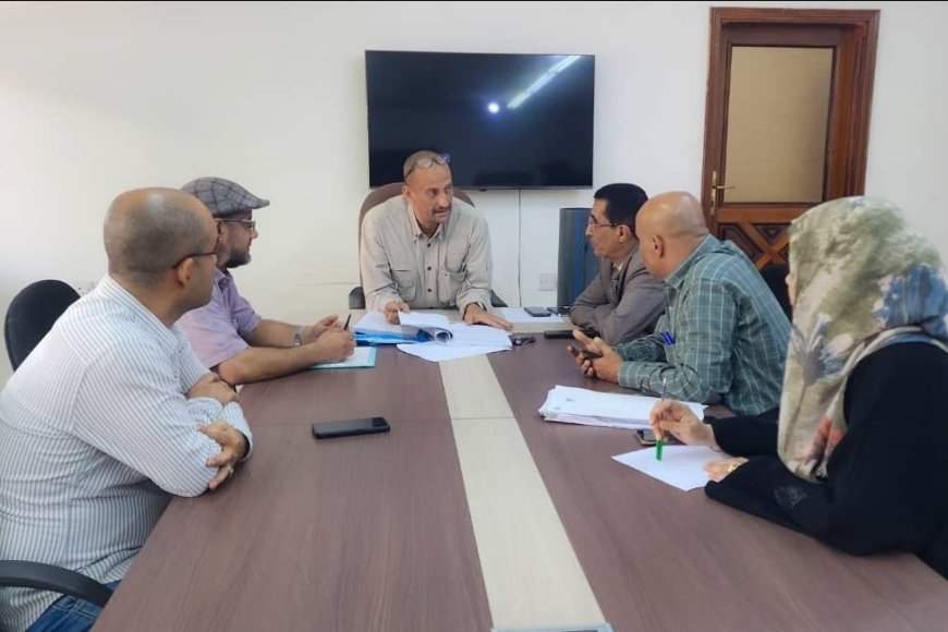 لقاء بعدن يناقش إمكانية إنشاء شبكة صرف صحي في بعض أحياء بئر فضل