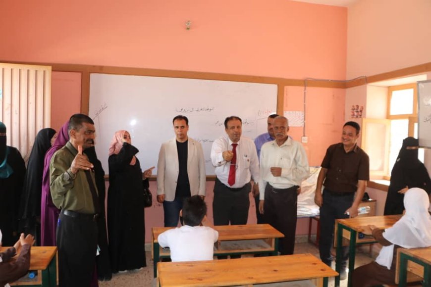 ضمن سلسلة من زياراته.. الوكيل الشوذبي يتفقد طلاب ذوي الاحتياجات الخاصة بالشيخ عثمان
