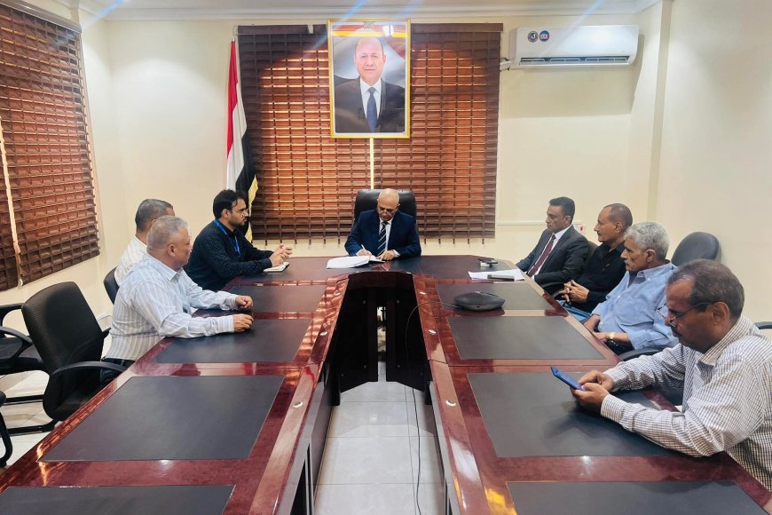 وزير المياه والبيئة يوقع اتفاقية مشروع خدمات المياه والصرف الصحي في مديرية الضالع