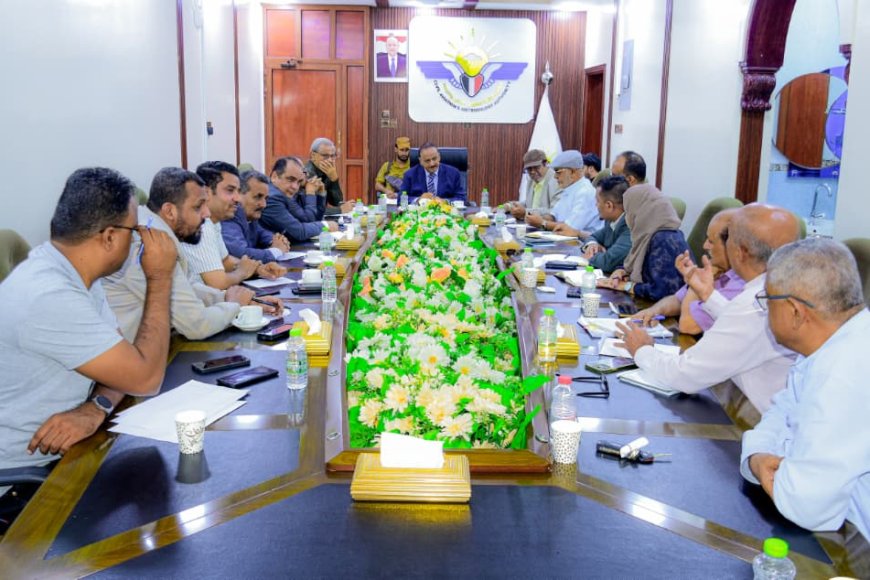 وزير النقل يتفقد سير عمل الهيئة العامة للطيران المدني والأرصاد ويترأس اجتماعاً لمناقشة خطط التطوير