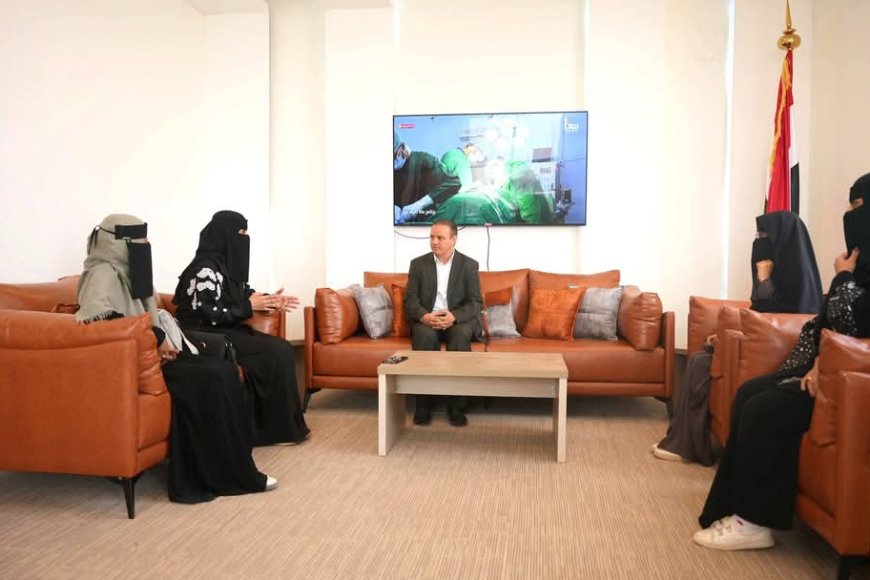 بقيادة اللجنة الوطنية للمرأة بمأرب ومشاركة فريق إعلاميات للسلام في زيارة نوعية لقناة سبأ لتكريس دور المرأة القيادي ..